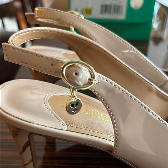 J.Renee Beige Nude Pearl Slongback Heels with Textured Finish - Picture 3 of 8
